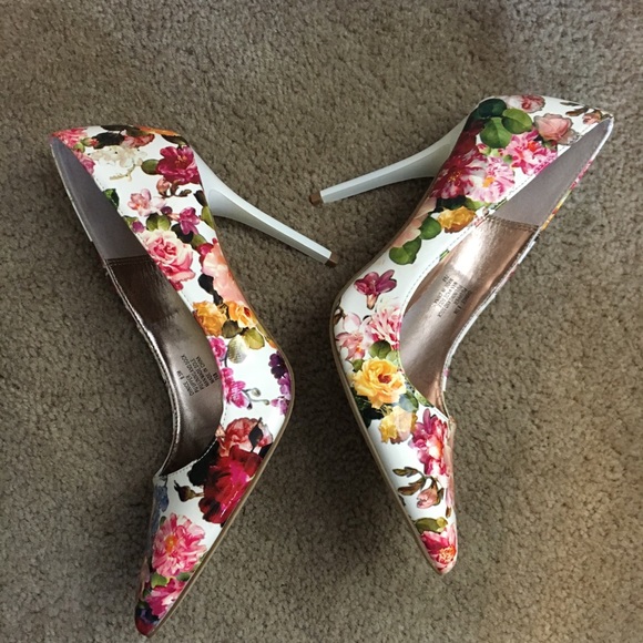 Madden Girl Shoes - [Madden Girl] NWOT Ohnice Floral pumps